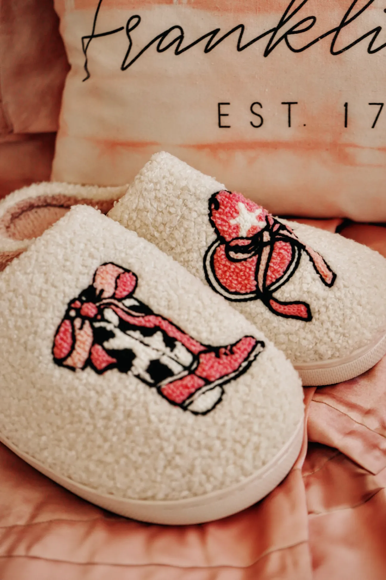 Cozy Slippers [Howdy]