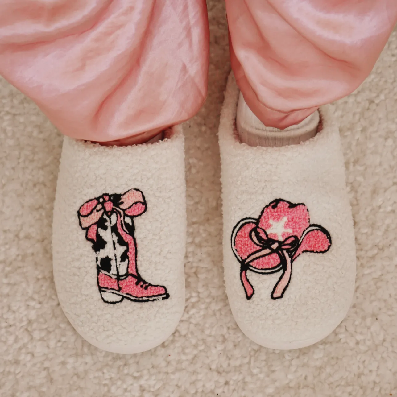 Cozy Slippers [Howdy]