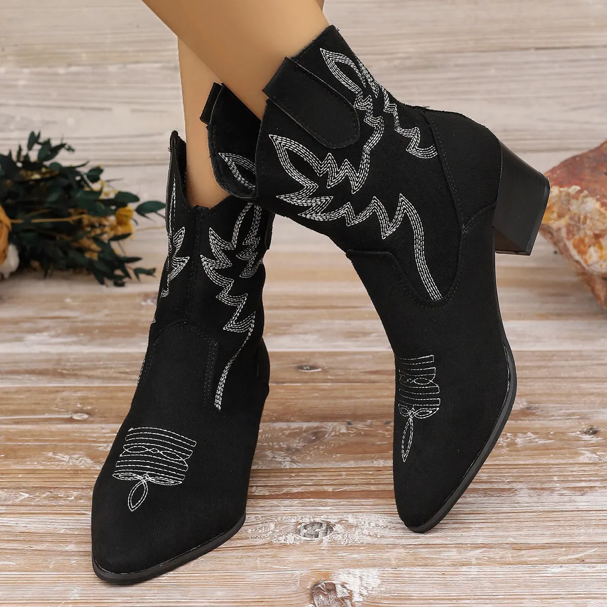 elveswallet Embroidered mid-calf pointed toe knight boots