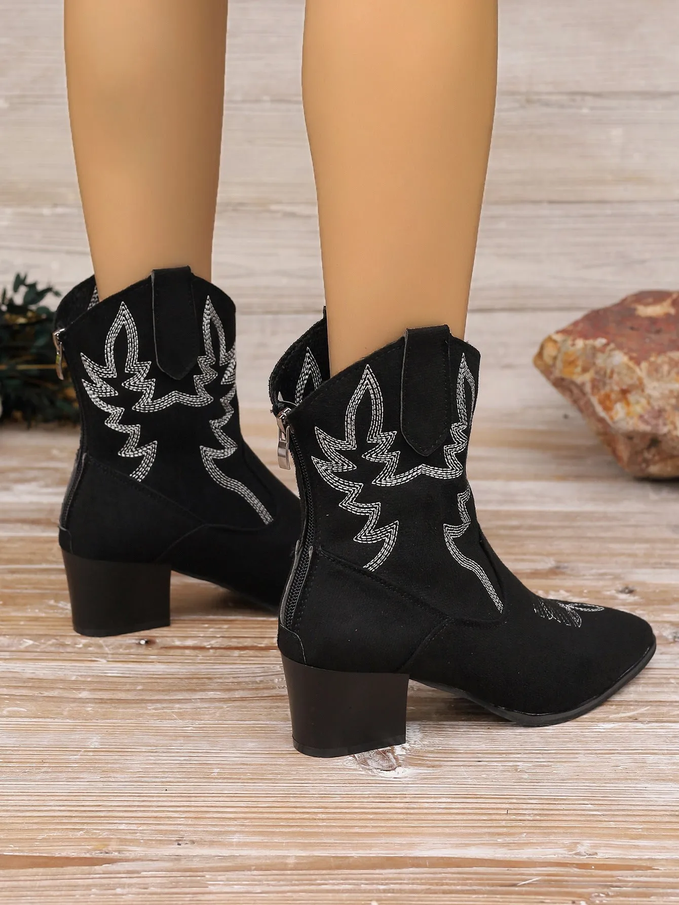 elveswallet Embroidered mid-calf pointed toe knight boots