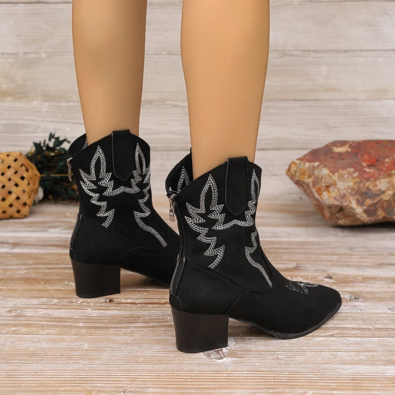 elveswallet Embroidered mid-calf pointed toe knight boots