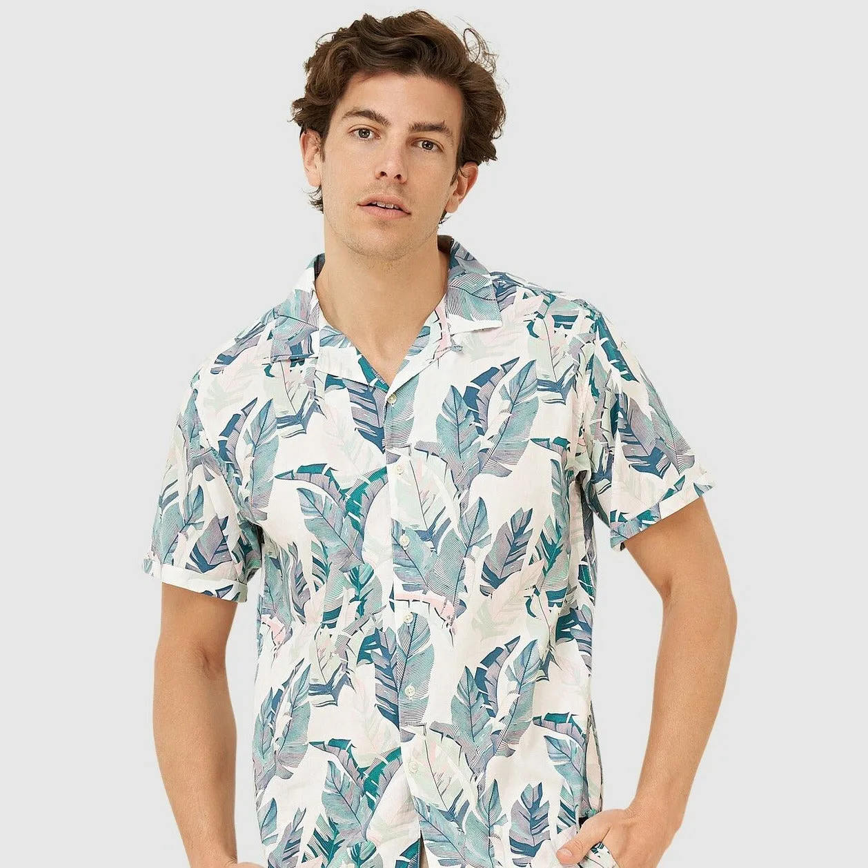 Hawaiian Box Fit Short Sleeve Shirt (Feather Leaf White)