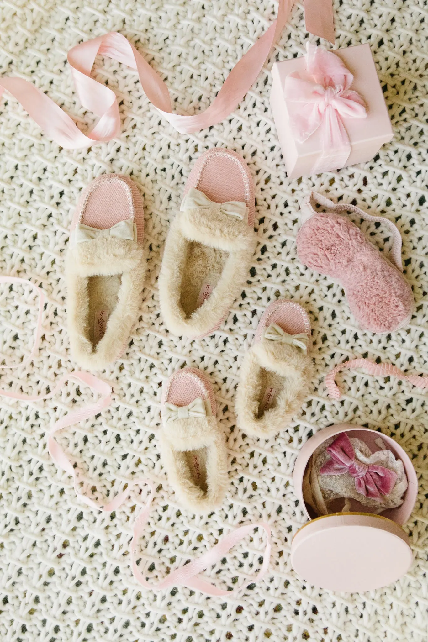 Mini Ivy Bow Slippers in Pink