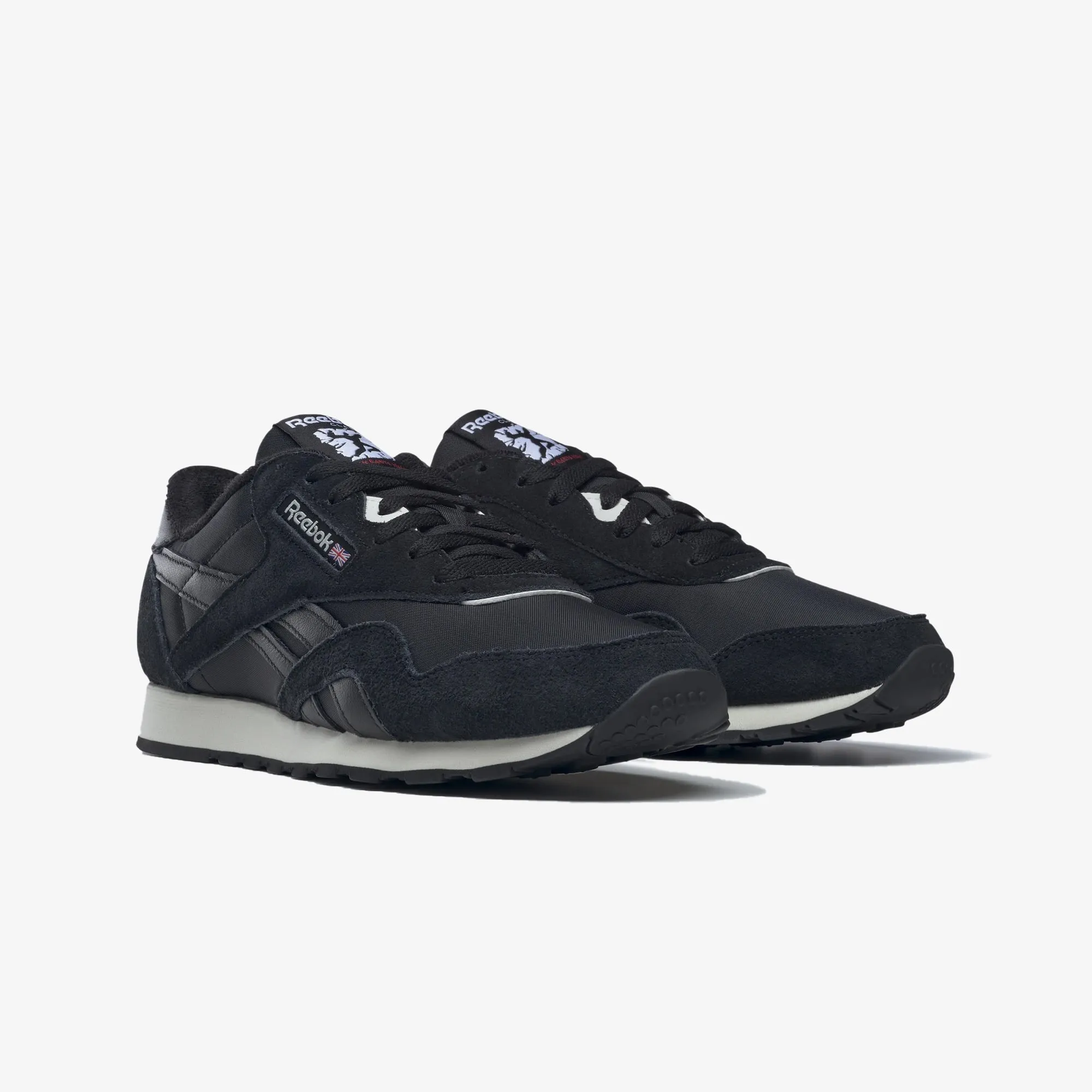 Reebok | CLASSIC NYLON  { CORE BLACK