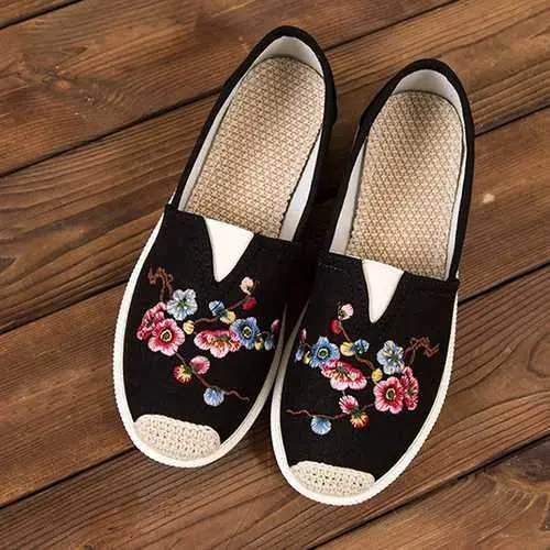 Women EmbroideryCasual Soft Sole Flat Loafers