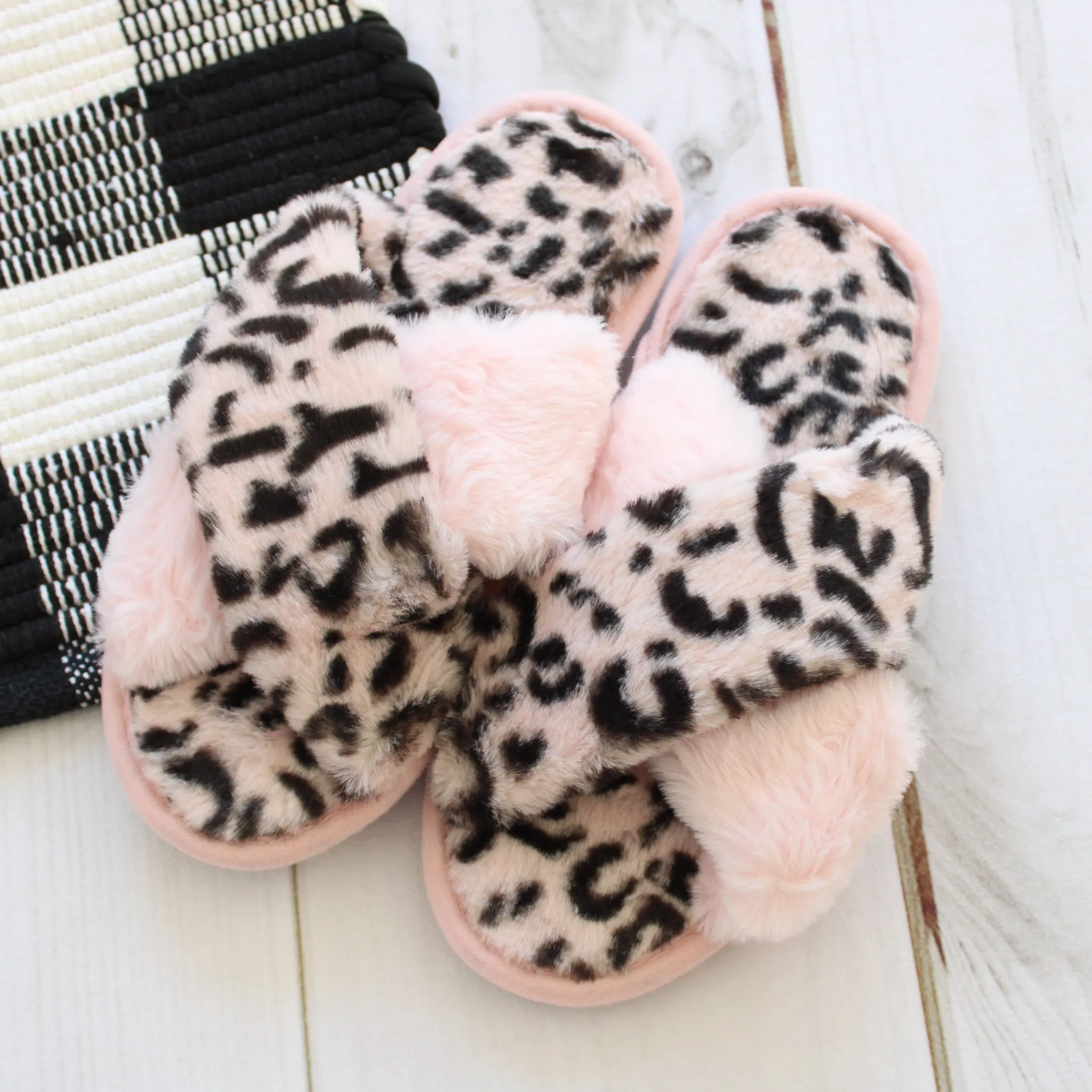 Womens Leopard Slippers