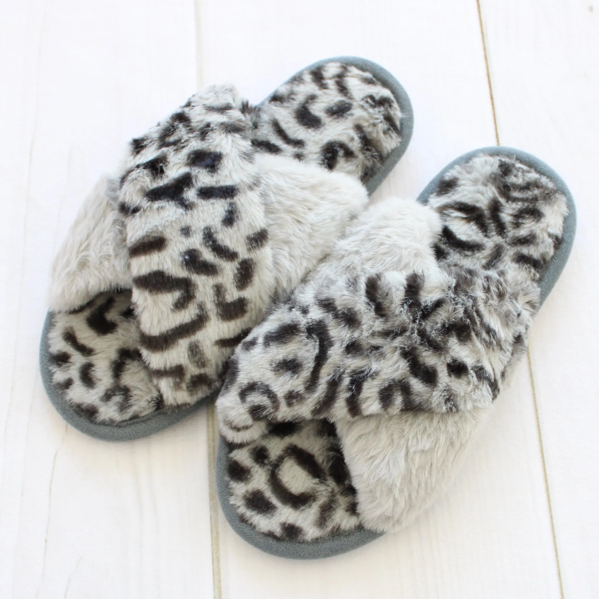 Womens Leopard Slippers